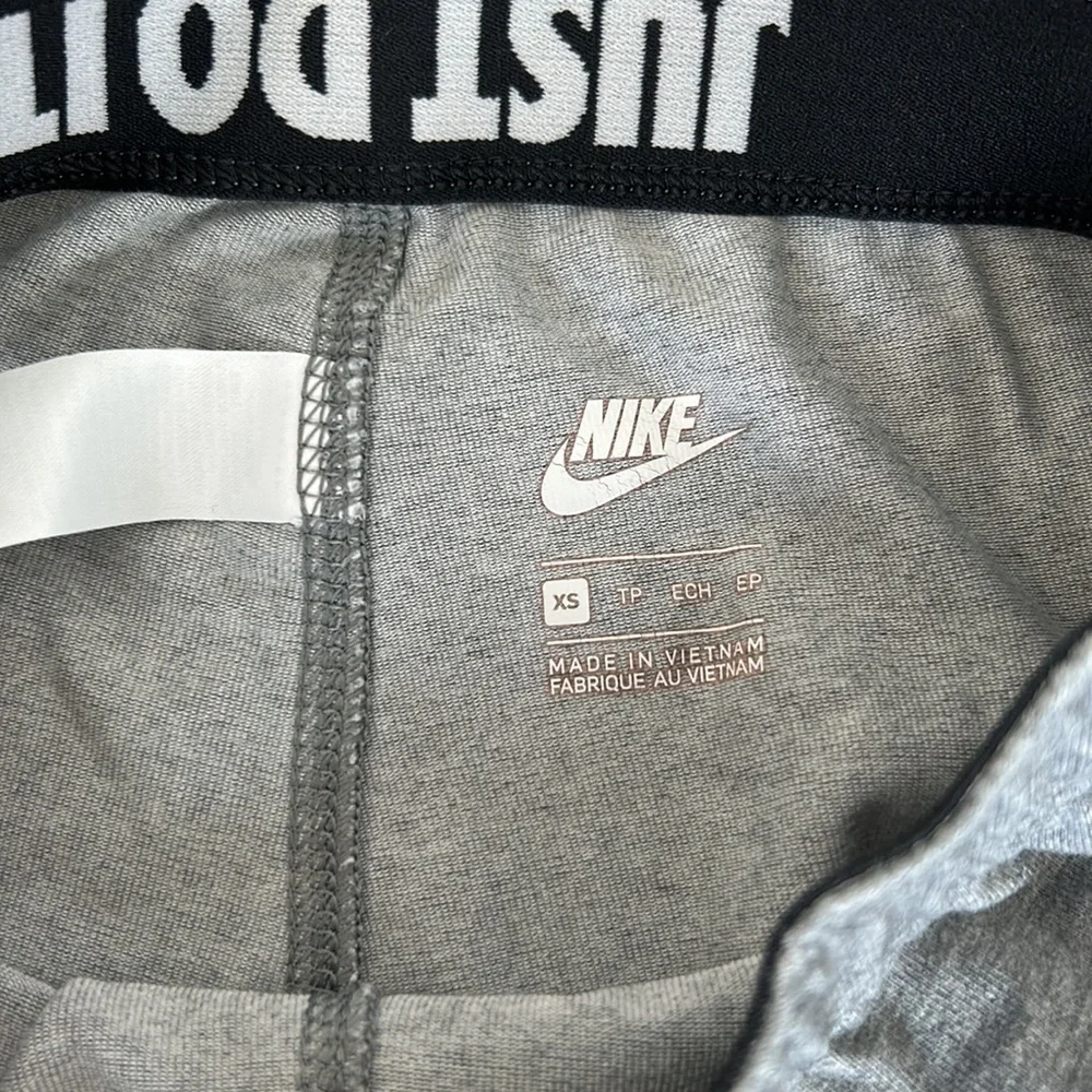 Nike size XS gray logo leggings